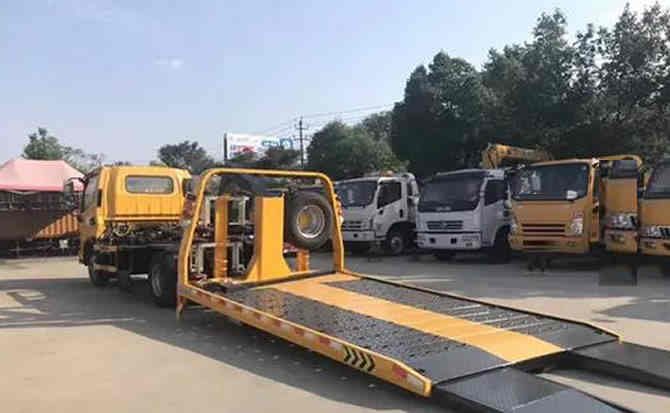 图木舒克汽车中途维修案例